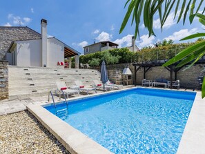 Pool - Beautiful private villa for 5 guests with private pool, WIFI, A/C, TV and patio (Umag)