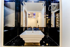 Premium Room | Bathroom