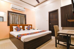 Egyptian cotton sheets, premium bedding, free WiFi, bed sheets - Fabhotel Gr Hospitality (Barasat)