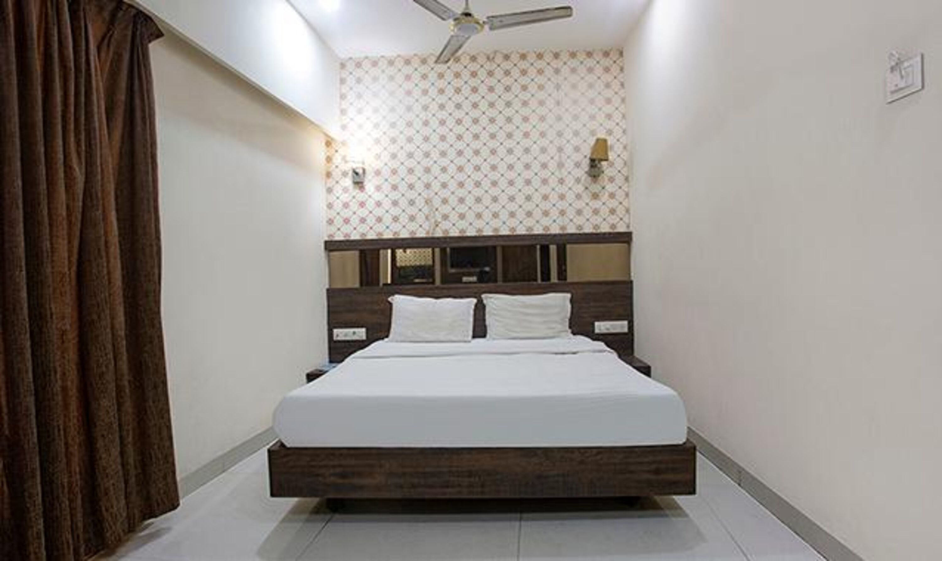 Deluxe Room | Egyptian cotton sheets, premium bedding, in-room safe, free WiFi