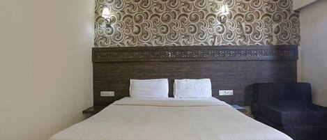 1 bedroom, Egyptian cotton sheets, premium bedding, in-room safe