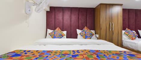 Egyptian cotton sheets, premium bedding, in-room safe, free WiFi