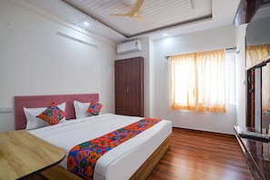 Rom – deluxe | Sengetøy i egyptisk bomull, sengetøy av topp kvalitet og safe på rommet