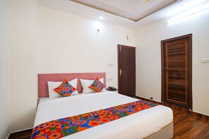 Egyptian cotton sheets, premium bedding, in-room safe, free WiFi