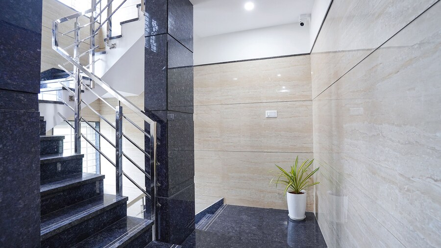 Fabhotel Hsr Gateway