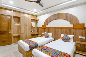 Egyptian cotton sheets, premium bedding, in-room safe, free WiFi - Fabhotel Wooden Park (Chennai)