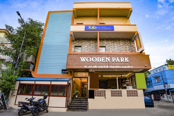 Exterior - Fabhotel Wooden Park (Chennai)