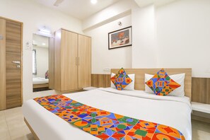 Premium Room | Egyptian cotton sheets, premium bedding, in-room safe, free WiFi - Fabhotel Balaji Inn (Nashik)