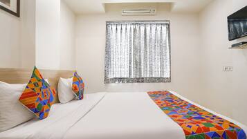 Egyptian cotton sheets, premium bedding, in-room safe, free WiFi