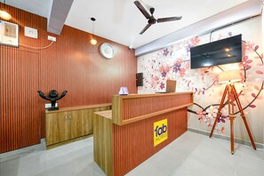 Reception - FabHotel Blue Stone Stay (Gurugram)