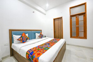 Egyptian cotton sheets, premium bedding, in-room safe, free WiFi