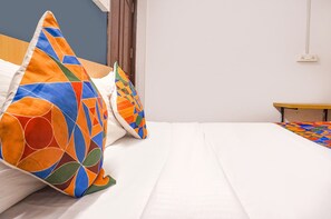 Egyptian cotton sheets, premium bedding, in-room safe, free WiFi