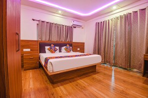 Executive Room | Egyptian cotton sheets, premium bedding, in-room safe, free WiFi - FabHotel Goa Holiday Beach Resort (Calangute)