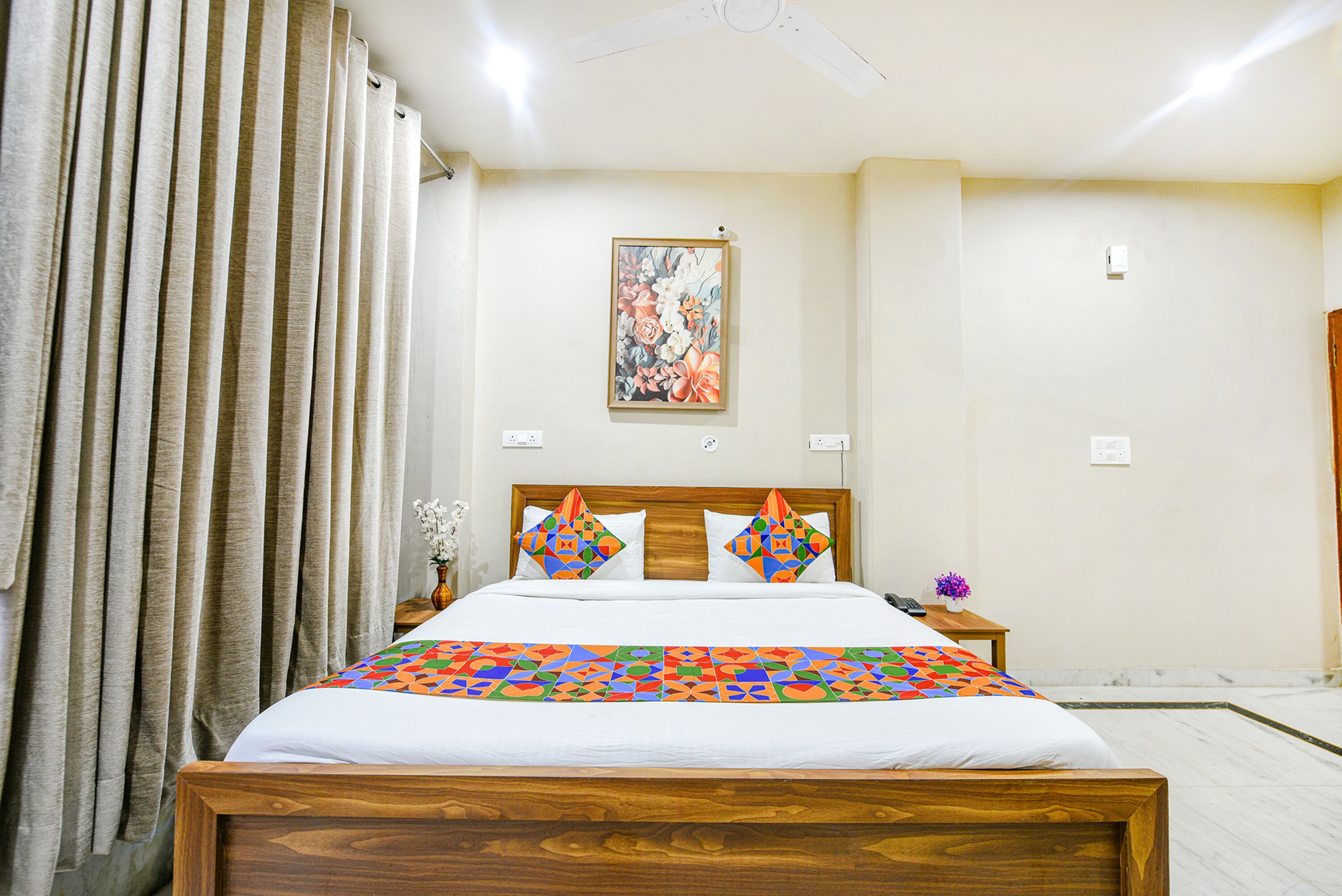 Egyptian cotton sheets, premium bedding, in-room safe, free WiFi