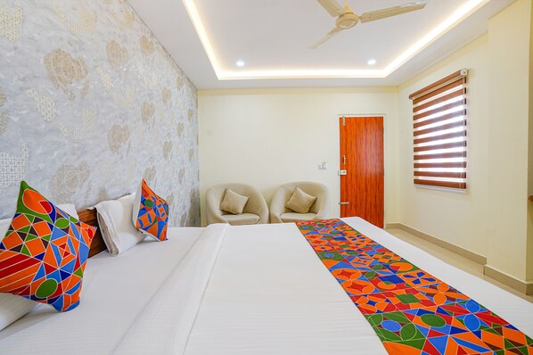 Egyptian cotton sheets, premium bedding, in-room safe, free WiFi