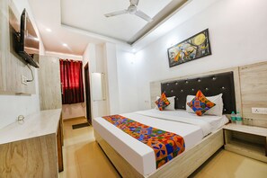 Deluxe Room | Egyptian cotton sheets, premium bedding, in-room safe, free WiFi - Fabhotel Glorify (Noida)