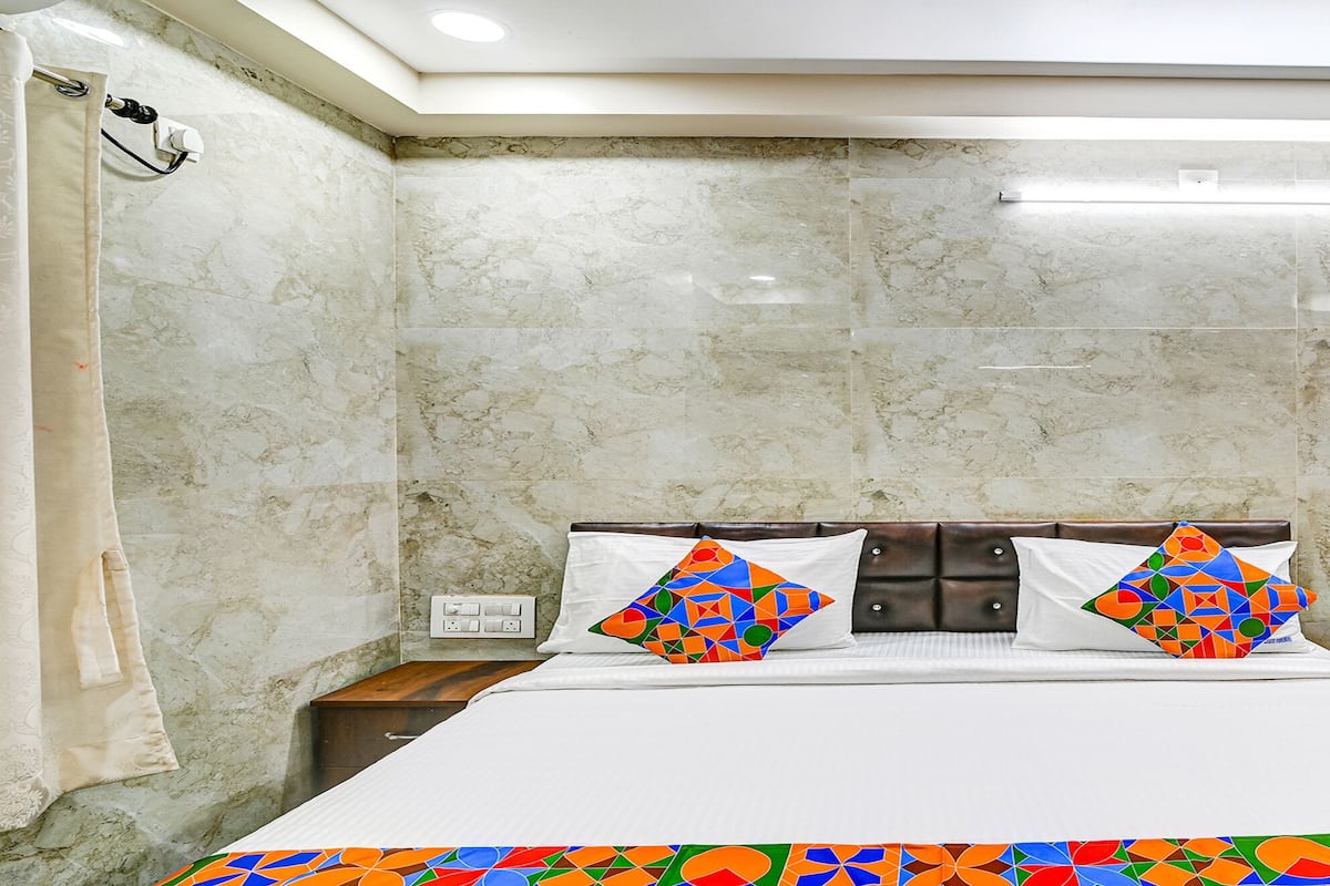 Egyptian cotton sheets, premium bedding, in-room safe, free WiFi