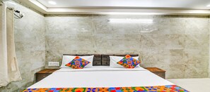 Deluxe Room | Egyptian cotton sheets, premium bedding, in-room safe, free WiFi - Fabhotel Srinivasa Guest House (Tirupati)