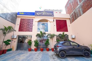 Exterior - Fabhotel Ram Anandam Inn (Faizabad)