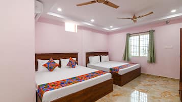 Egyptian cotton sheets, premium bedding, in-room safe, free WiFi