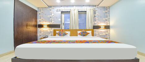 Egyptian cotton sheets, premium bedding, in-room safe, free WiFi