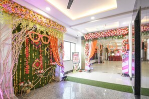 Banquet hall - Fabhotel Royal Carpet (Patna)