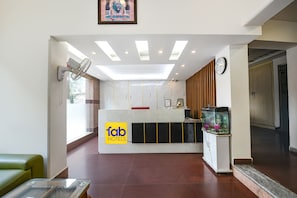 Quầy tiếp tân