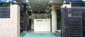 Fabhotel Tara Deluxe