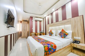 Kamar Deluks | Seprai katun Mesir, seprai premium, brankas, dan Wi-Fi gratis