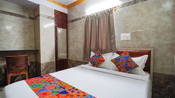 Egyptian cotton sheets, premium bedding, in-room safe, free WiFi