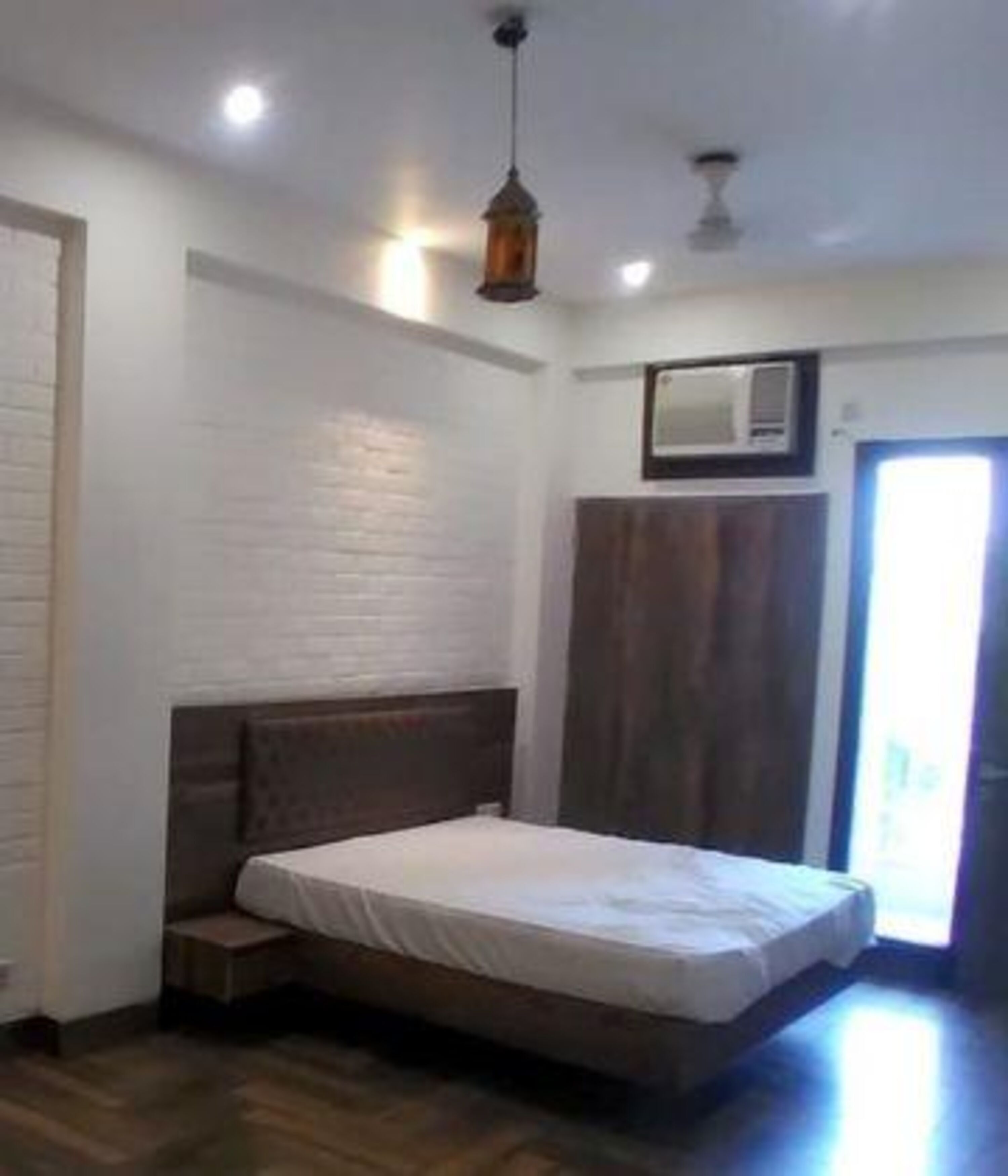 Egyptian cotton sheets, premium bedding, in-room safe, free WiFi