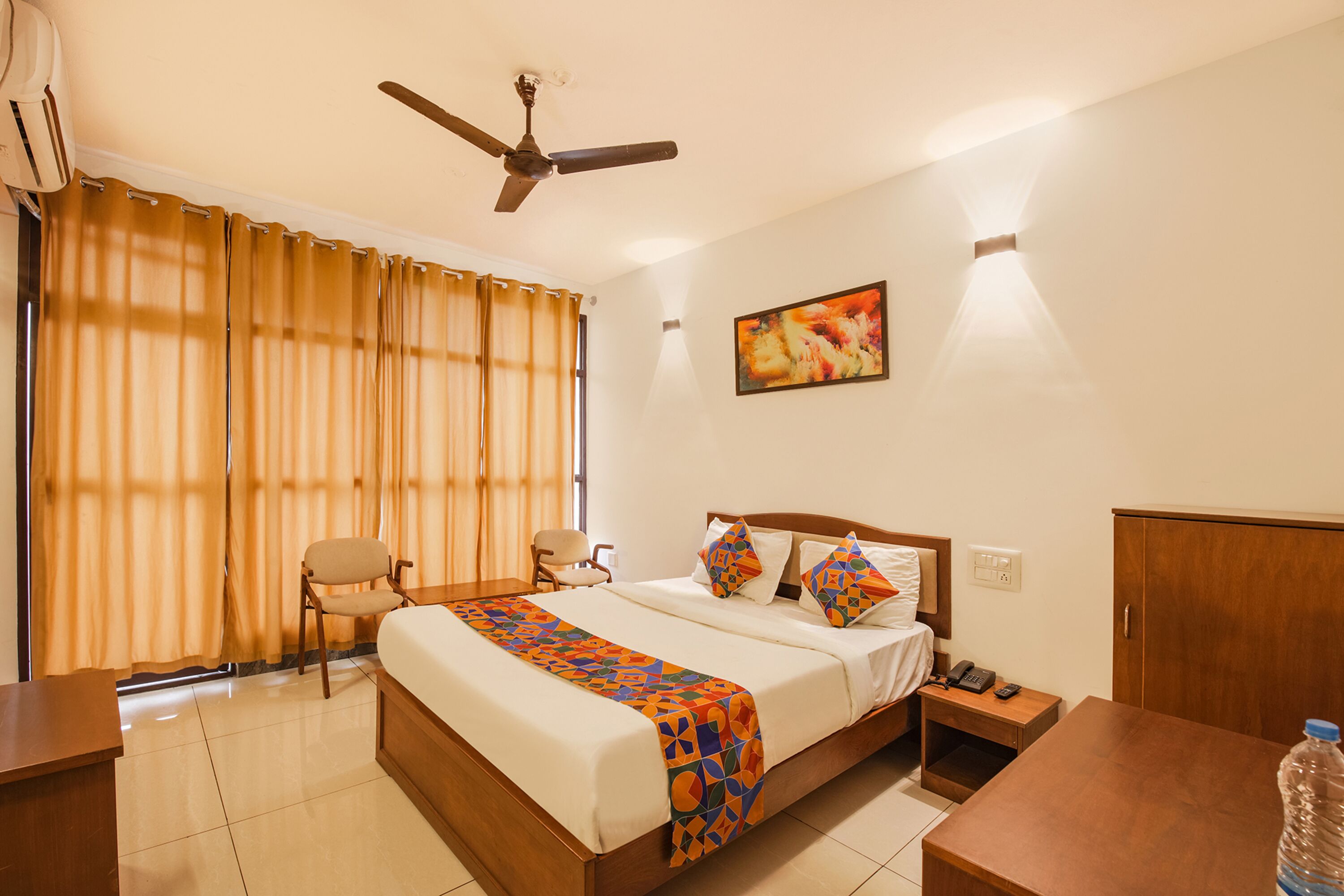 Egyptian cotton sheets, premium bedding, in-room safe, free WiFi