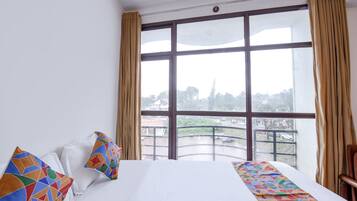Egyptian cotton sheets, premium bedding, in-room safe, free WiFi