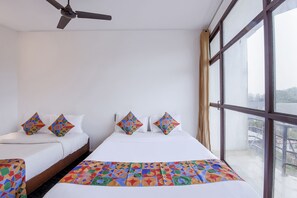 Egyptian cotton sheets, premium bedding, in-room safe, free WiFi - Fabhotel Raj (Madikeri)