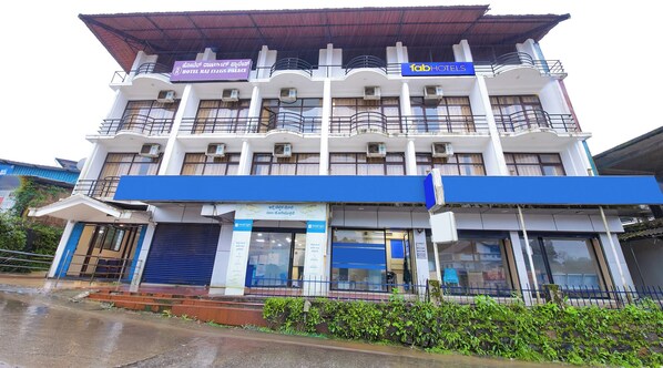 Exterior - Fabhotel Raj (Madikeri)