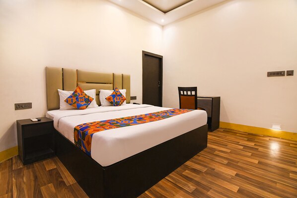Egyptian cotton sheets, premium bedding, in-room safe, free WiFi
