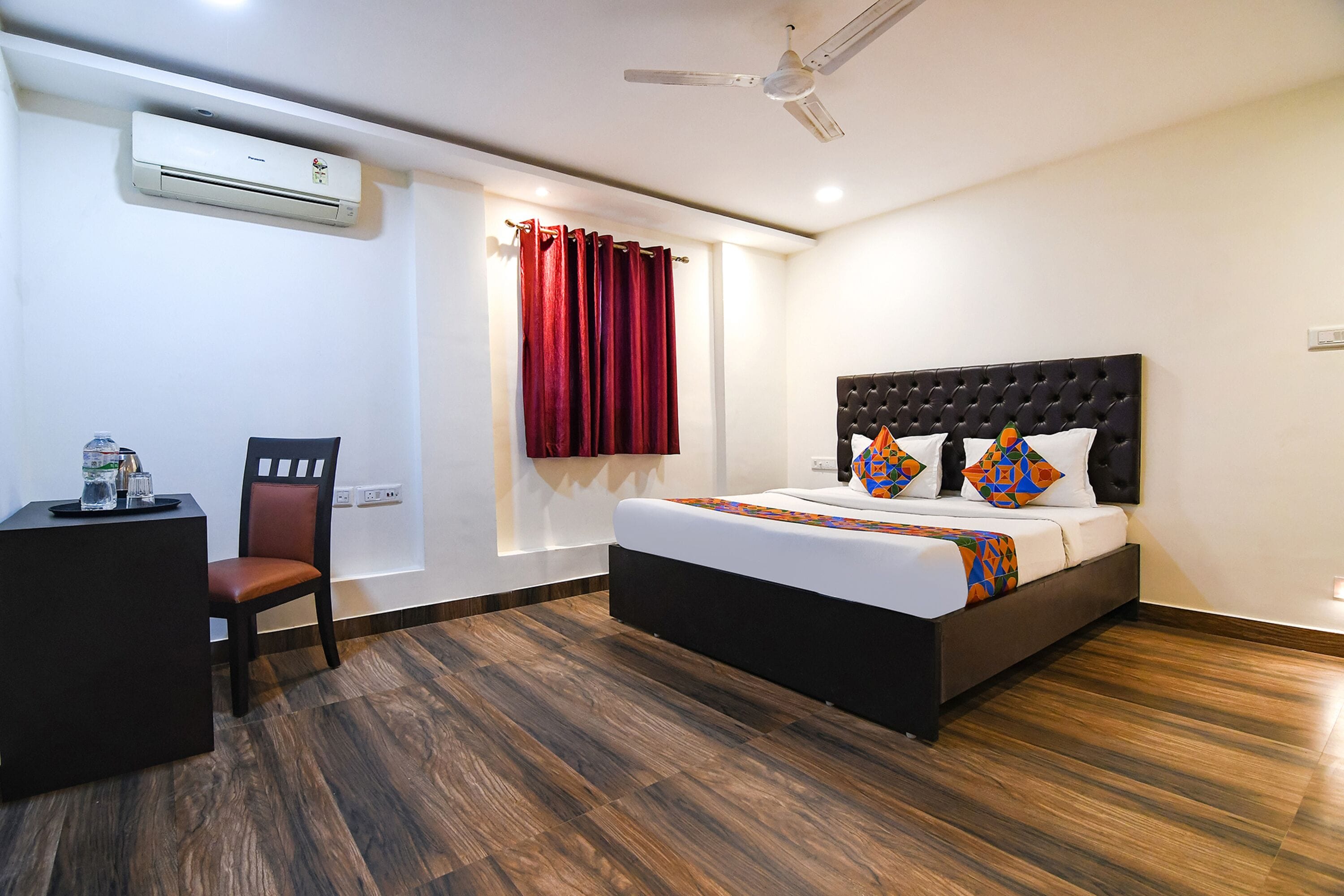 ห้องพรีเมียม | ผ้าปูที่นอนฝ้ายอียิปต์, เครื่องนอนระดับพรีเมียม, ตู้นิรภัยในห้องพัก