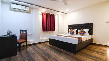 Premium Room | Egyptian cotton sheets, premium bedding, in-room safe, free WiFi