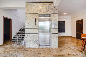Lift - Fabhotel The Pearl Boutique (Bengaluru)