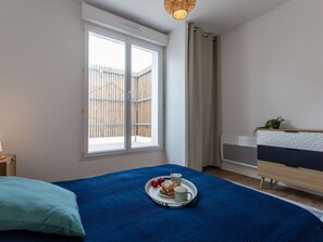 2 soverom, reiseseng for barn, wi-fi (inkludert) og sengetøy