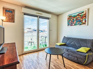 TV - Cosy apartment for 4 guests with WIFI, TV, balcony and pets allowed (Lacanau-océan)