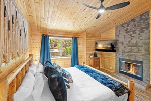 3 bedrooms, iron/ironing board, travel crib, WiFi