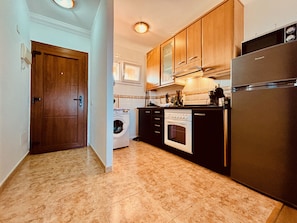 Fridge, microwave, oven, coffee/tea maker