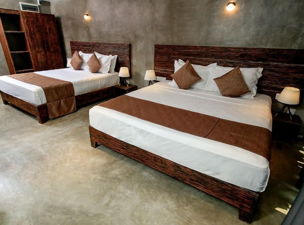 Minibar, soundproofing, iron/ironing board, free WiFi