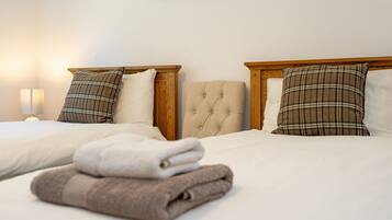 2 bedrooms, travel crib, free WiFi