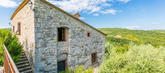 Lovely apartment in villa for 6 guests with WIFI, A/C, pool, TV, patio and panoramic view