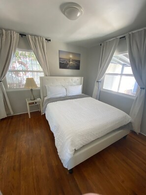 2 slaapkamers, een strijkplank/strijkijzer, wifi, beddengoed