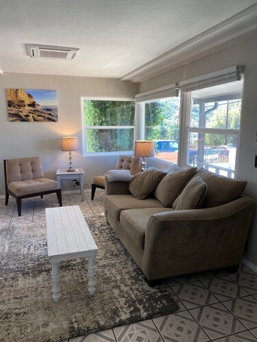 'Ted' 2-bedroom cozy house in central location! 10 minutes to Balboa!
