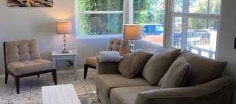 'Ted' 2-bedroom cozy house in central location! 10 minutes to Balboa!