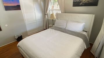 2 habitaciones, tabla de planchar con plancha, wifi y ropa de cama